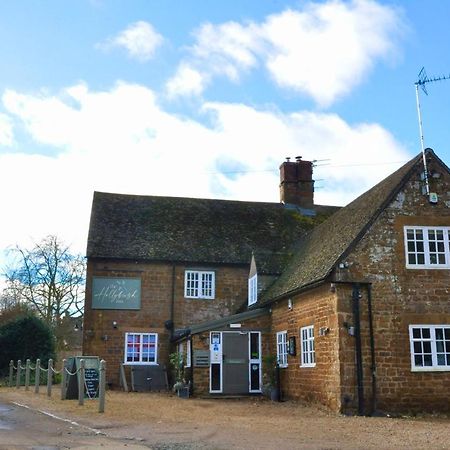 The Hollybush Inn And B&B Priors Marston Exterior photo