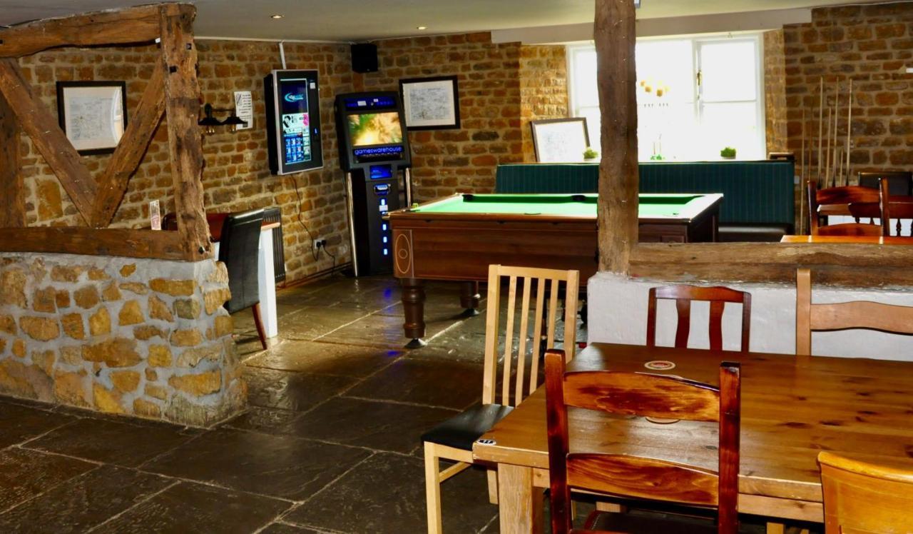 The Hollybush Inn And B&B Priors Marston Exterior photo