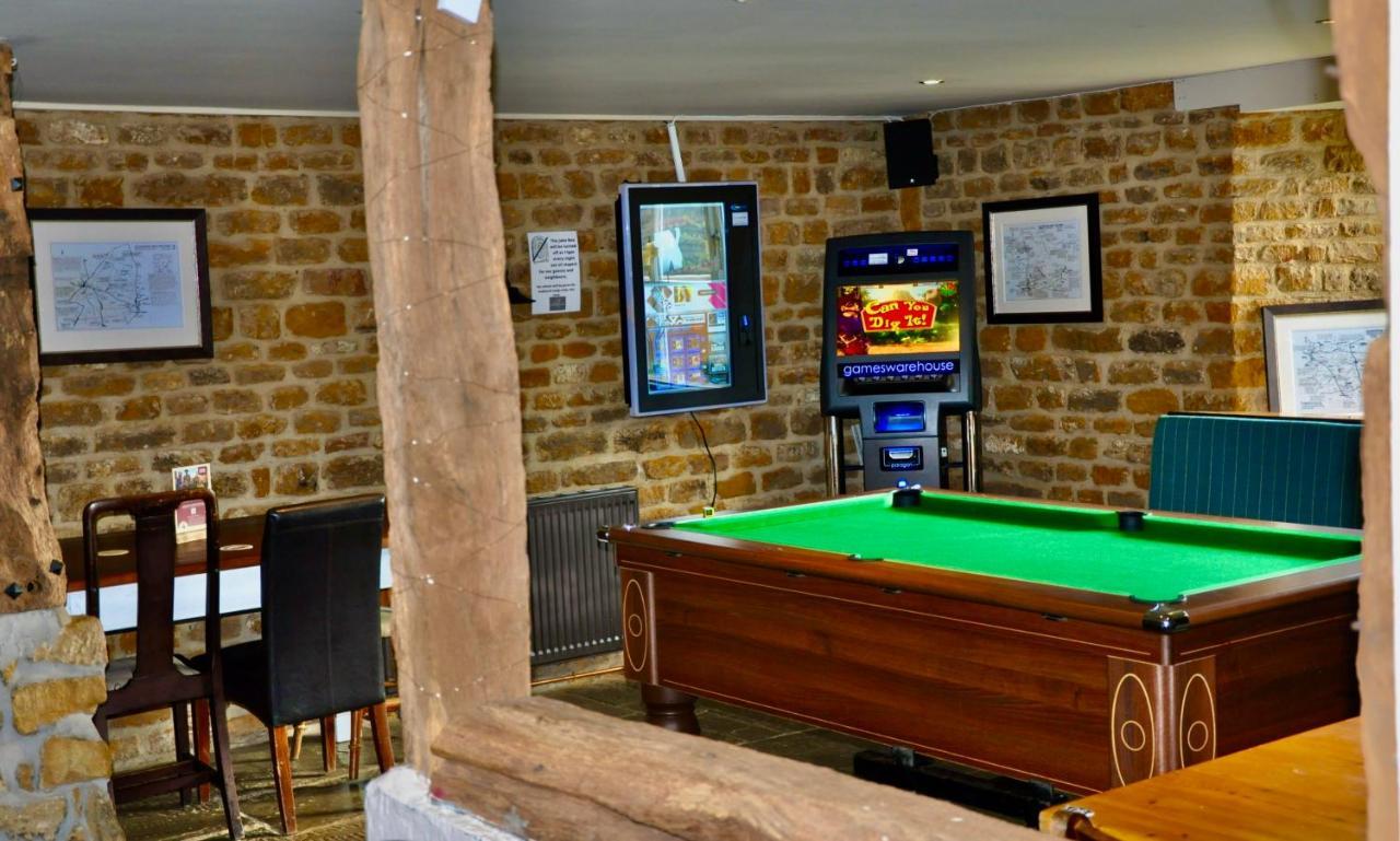 The Hollybush Inn And B&B Priors Marston Exterior photo