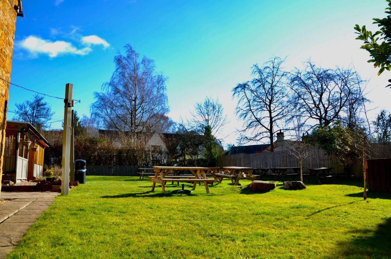 The Hollybush Inn And B&B Priors Marston Exterior photo