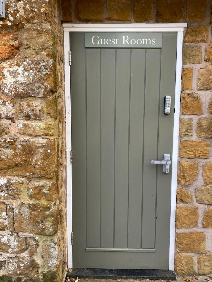 The Hollybush Inn And B&B Priors Marston Exterior photo