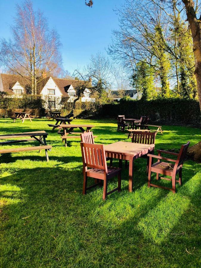 The Hollybush Inn And B&B Priors Marston Exterior photo