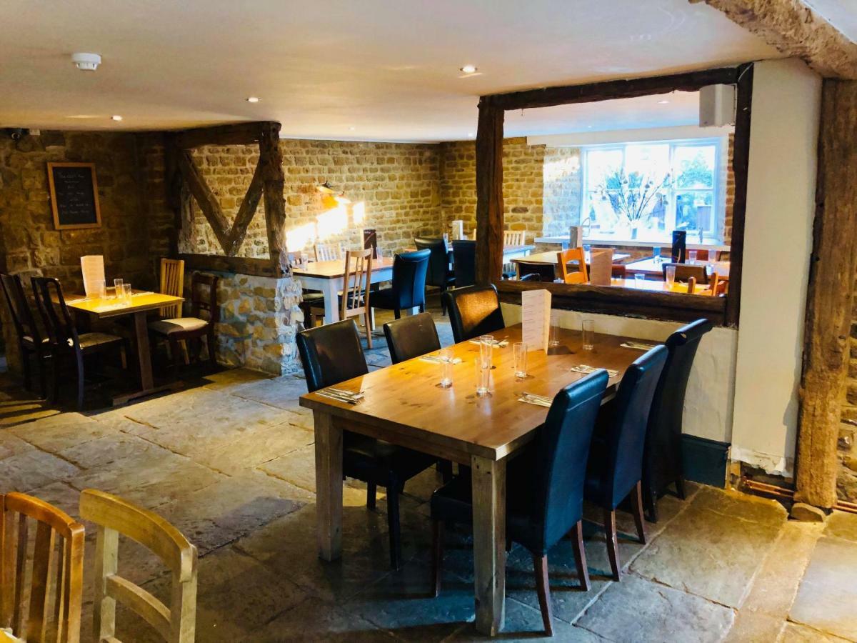 The Hollybush Inn And B&B Priors Marston Exterior photo