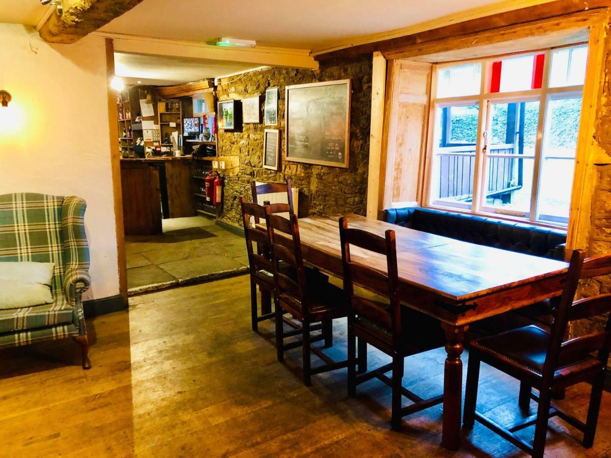 The Hollybush Inn And B&B Priors Marston Exterior photo