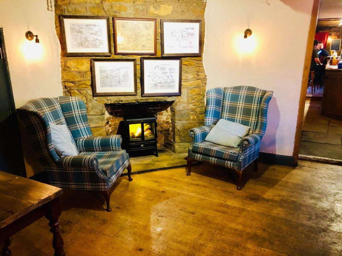 The Hollybush Inn And B&B Priors Marston Exterior photo